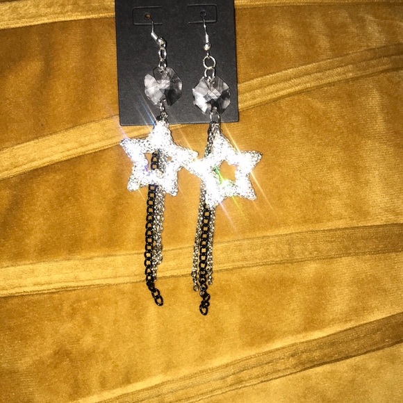 love, Savvy Rhinestone Stars Chained Earrings - Picture 3 of 4